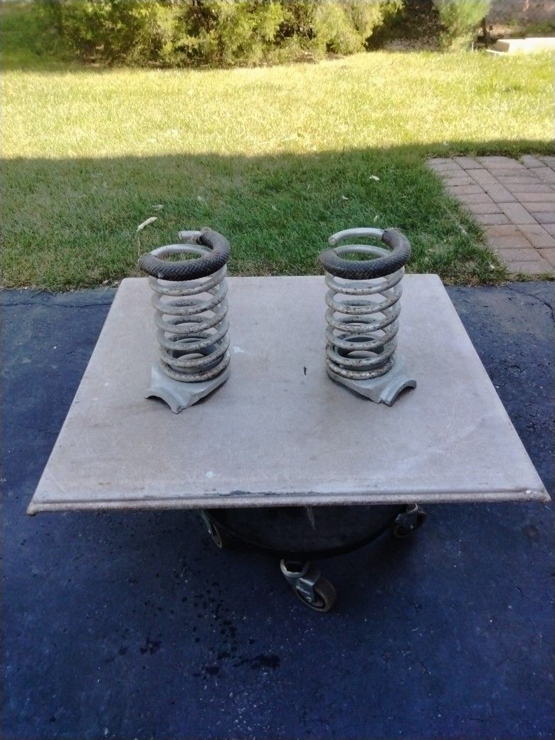 Model 780 Holiday Spring Helper Springs for Sale in Tinley Park, IL - OfferUp