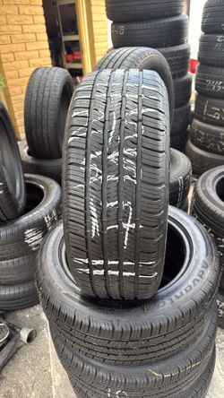Tires un set de llantas 215-55-17