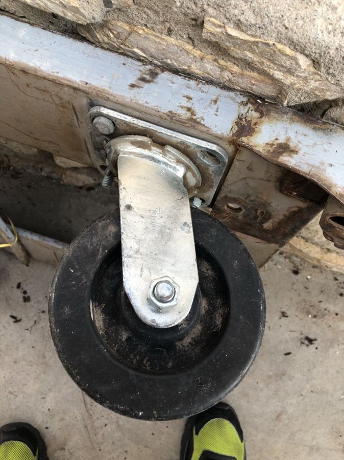 Heavy duty ramp with wheels