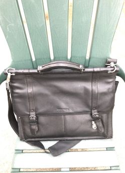 Kenneth cole briefcase excellent condition.