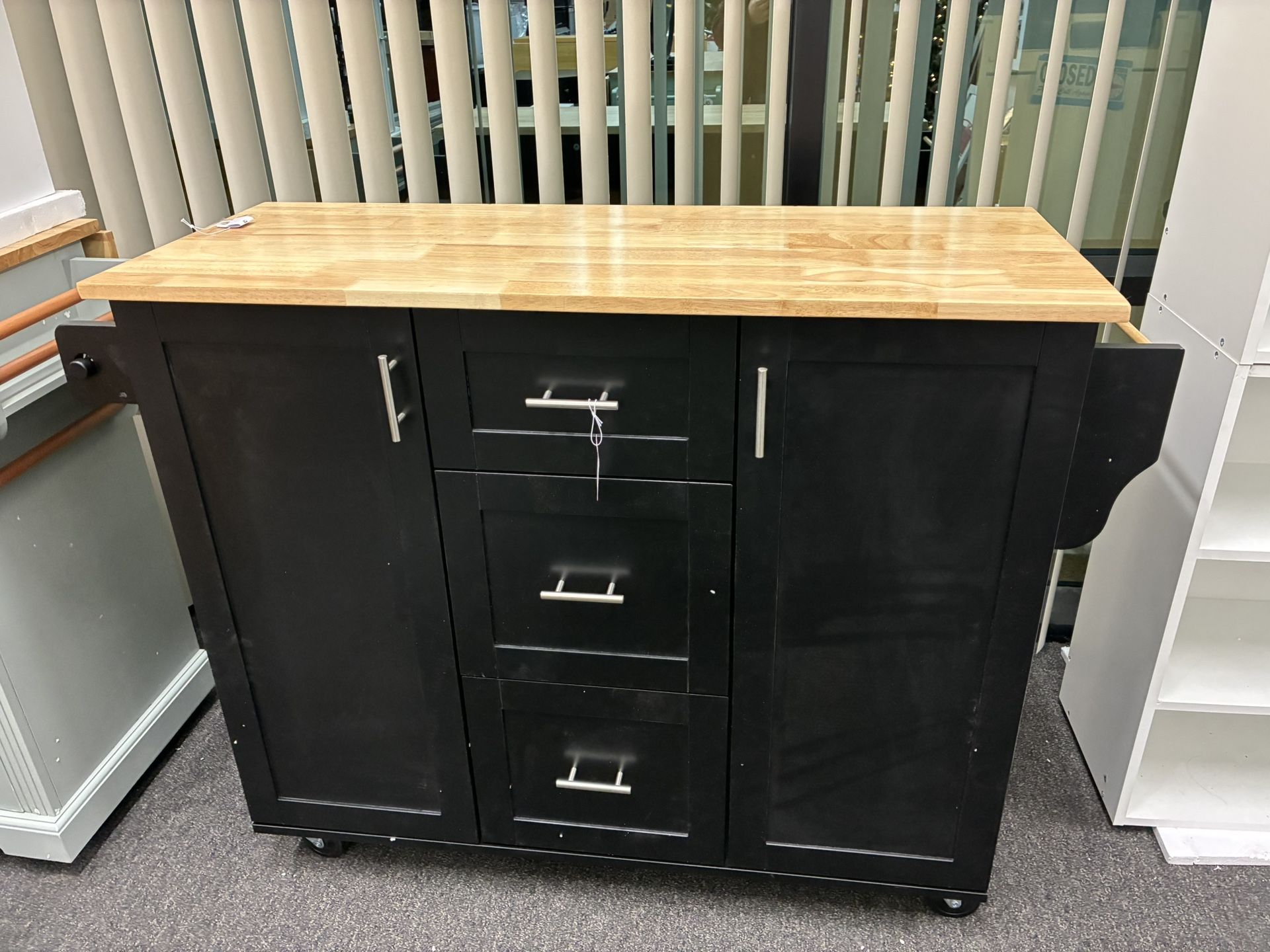 Sell As Is Newly Assembled Kitchen Island on Wheels with Internal Storage Rack Kitchen Island Cart