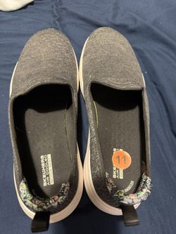 Sketchers Shoes