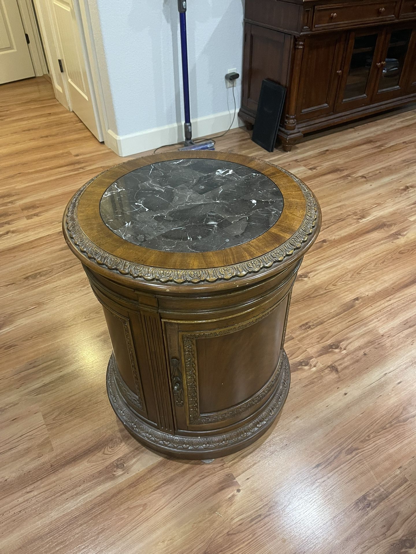 Free Antique Side Table / Corner Table