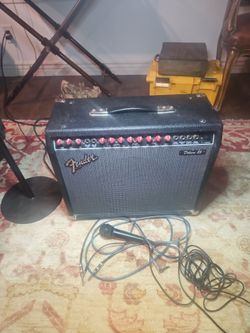 FENDER Delux  Amp very good condition
