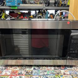 Amana AMV2307PFS05 1.6 Cu Ft Over The Range Microwave 