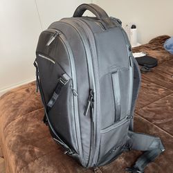 Nomatic Navigator Travel Backpack 32L Expands To 41L