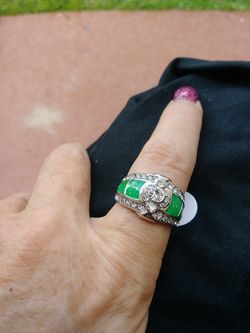 Size 9 simulated green opal with vintage crystal stones set in 925 stamped sterling silver