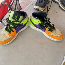 Nike shoes 