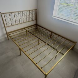 Queen Gold Metal Bed Frame – Modern Design