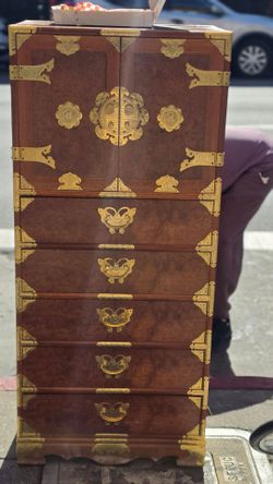 Chest of drawers- jewelry