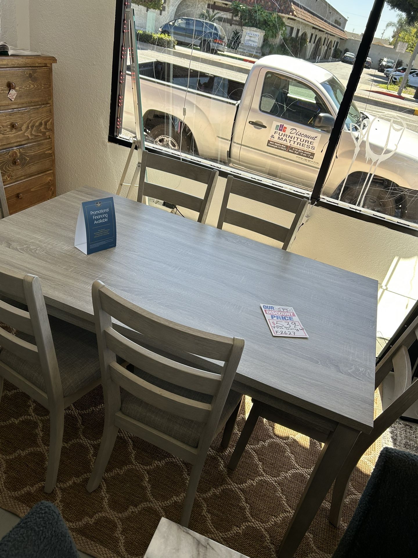 Comedor Y Sillas Set 60” Largo X 36” Profundo X 30” Alto