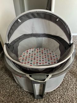 Fisher-Price Portable Baby Bassinet Play Yard
