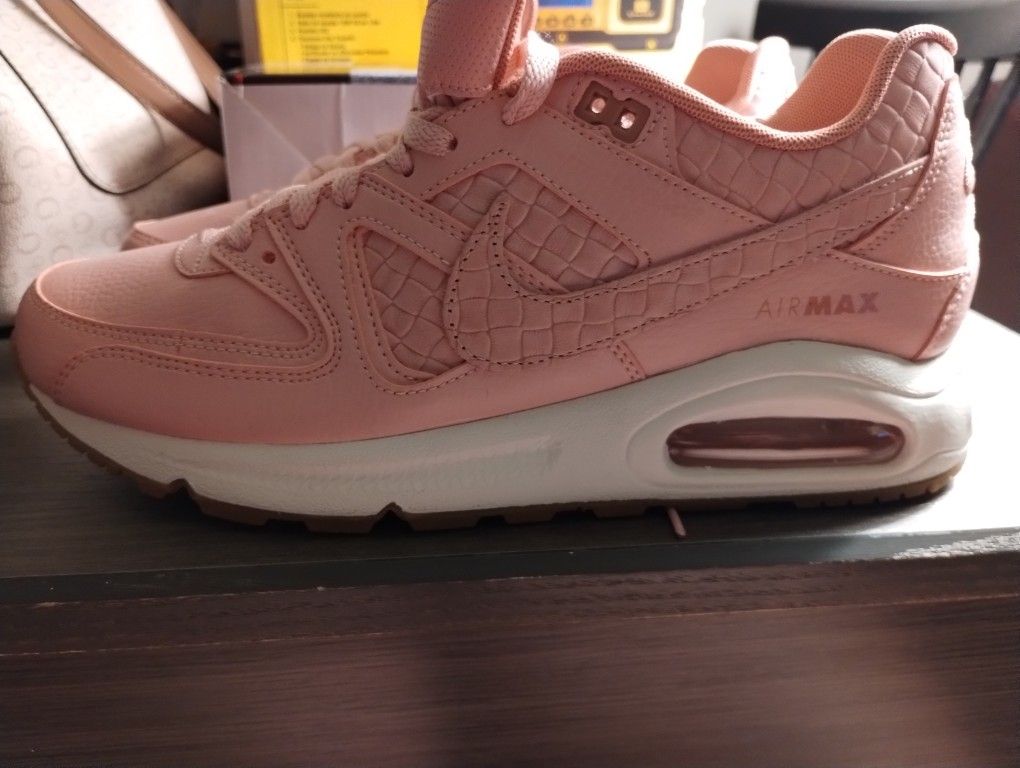 Nike Air Max Command