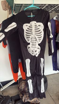 Boy’s Skeleton suit