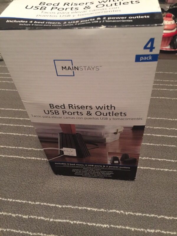 Bed risers with outlet and usb