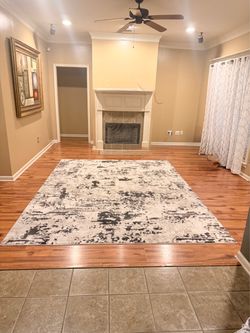 Modern Abstract Distressed Area Rug – 7 ft x 10 in x 10 ft Excellent Condition