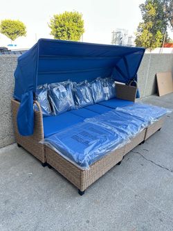 Outdoor Wicker Daybed with Canopy