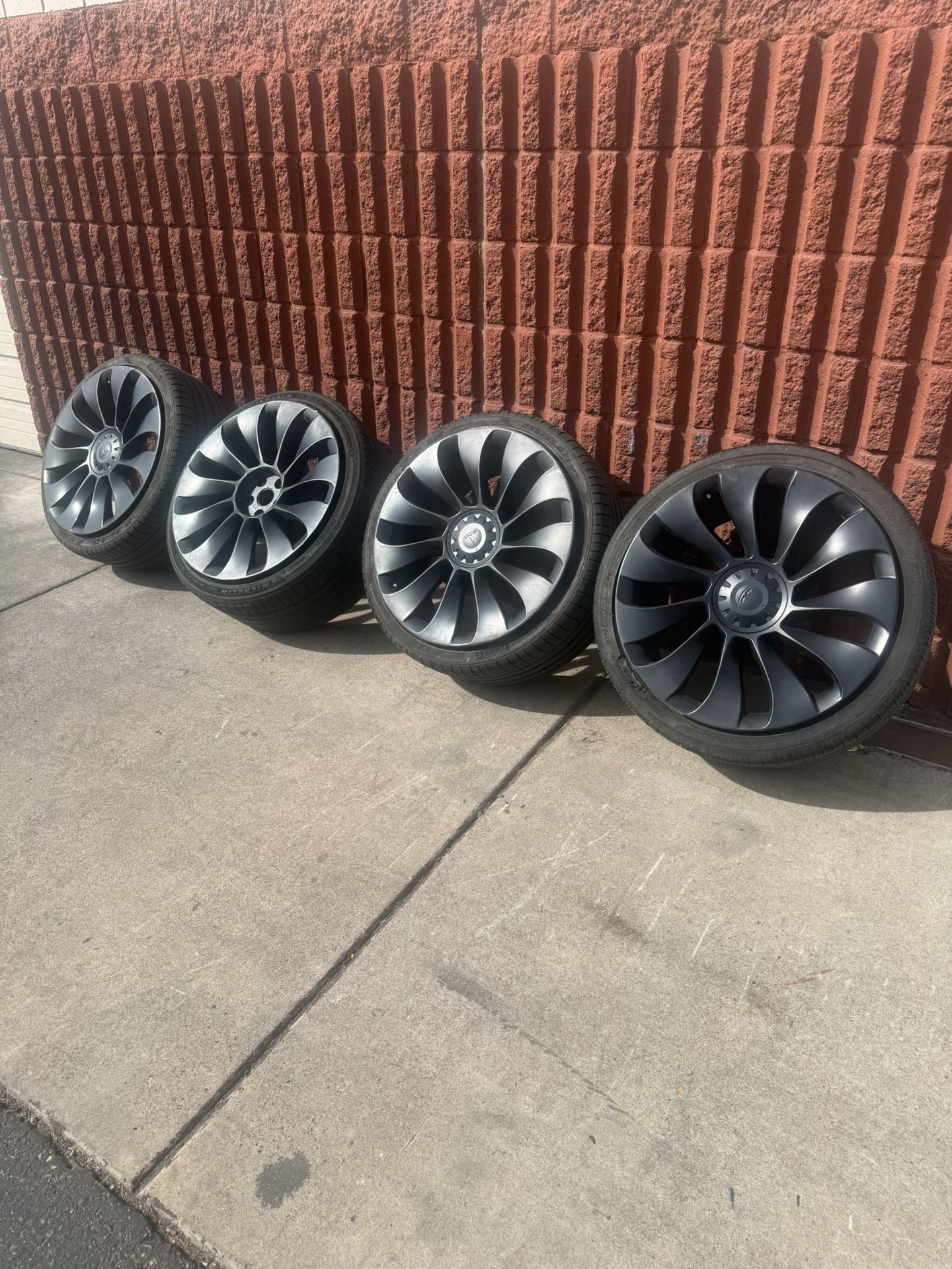 Tesla Model Y 21” OEM Wheels