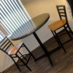 Dining Table & chairs