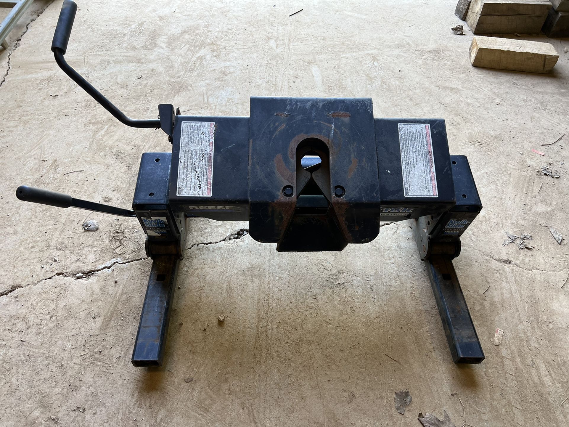 Reese Kwic Slide 16k 5th Wheel Hitch
