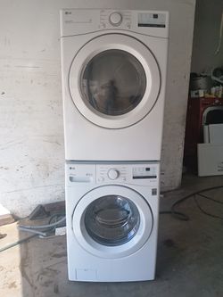 L G   Stackable Electric Washer And Dryer 