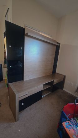 Tv stand/ entertainment center