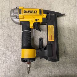 Dewalt Pneumatic 18-Guage 1/4 in. Crown Stapler DWFP1838