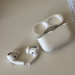 AirPods Pro (1st Gen) – Excellent Condition