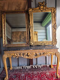 Exquisite Vintage Chippendale-Style Console Table. Marble top.