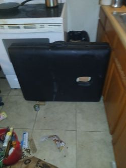 Massage table ( portable)