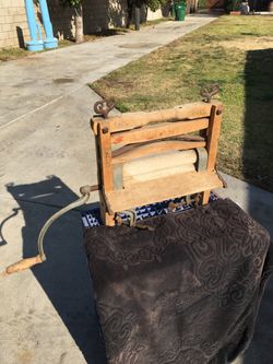 Antique clothing wringer
