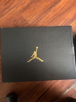 Jordans 2pairs/ Jordan access / jordan maxin 20 0