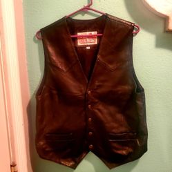 Black LEATHER  VEST..SIZE MED MENS ADULT..SNAP FRONT..GREAT CONDITION!