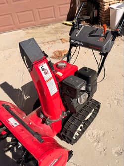 Honda HS928 Hydrostatic Track-Drive Snowblower w/ Electric Start