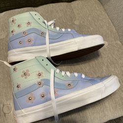 SpongeBob Vans Woman’s size 9 In Good Condition Really Low Used $50 Pick Up Only 