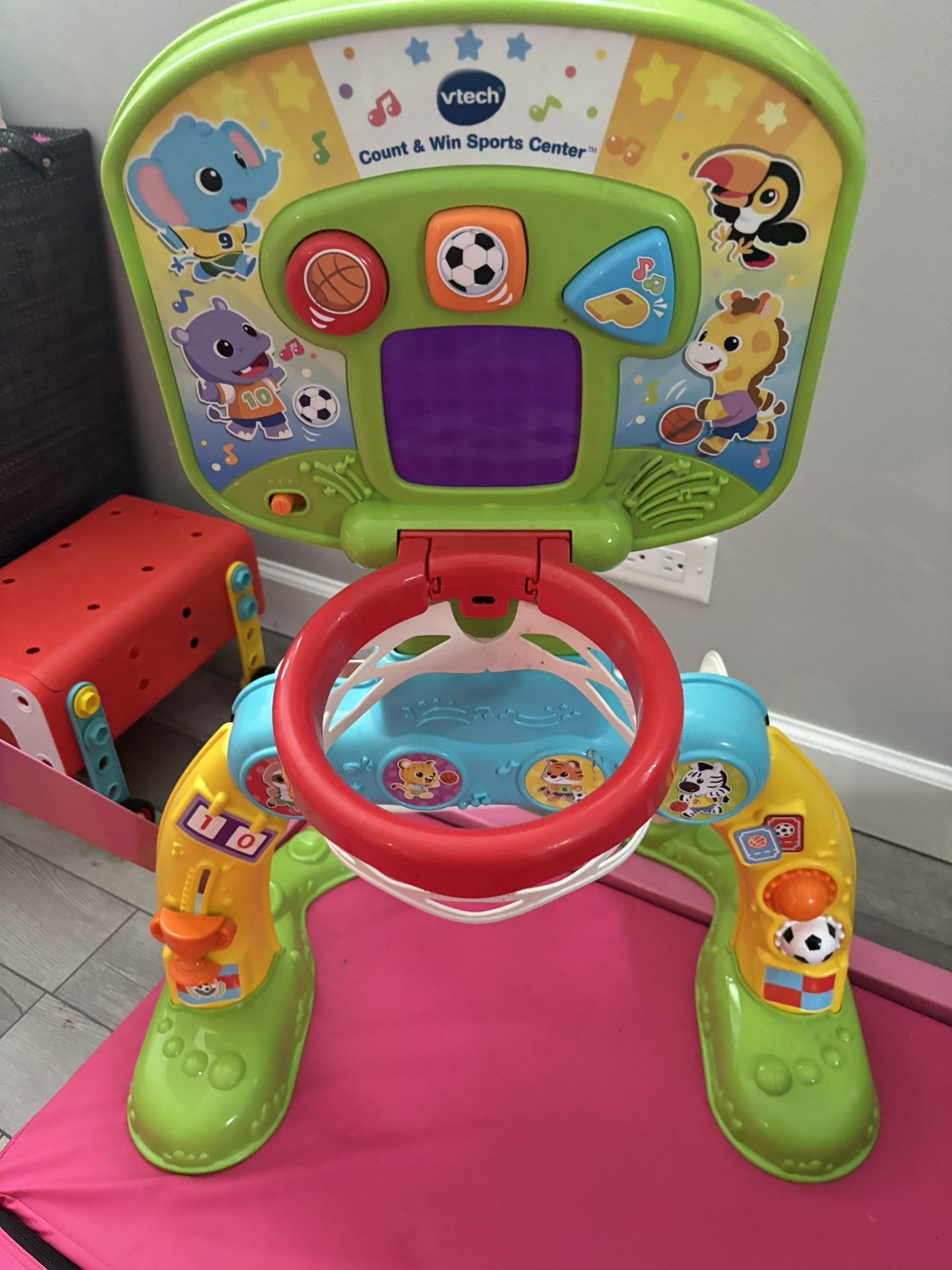 Singing Basketball Hoop With Ball