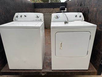 Whirlpool Washer & Electric Dryer