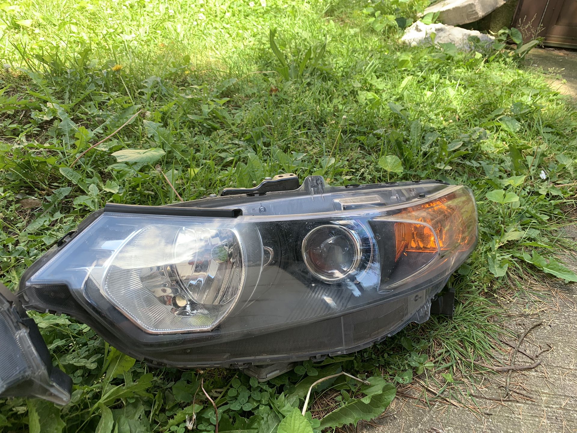 Acura TSX 2010 headlights