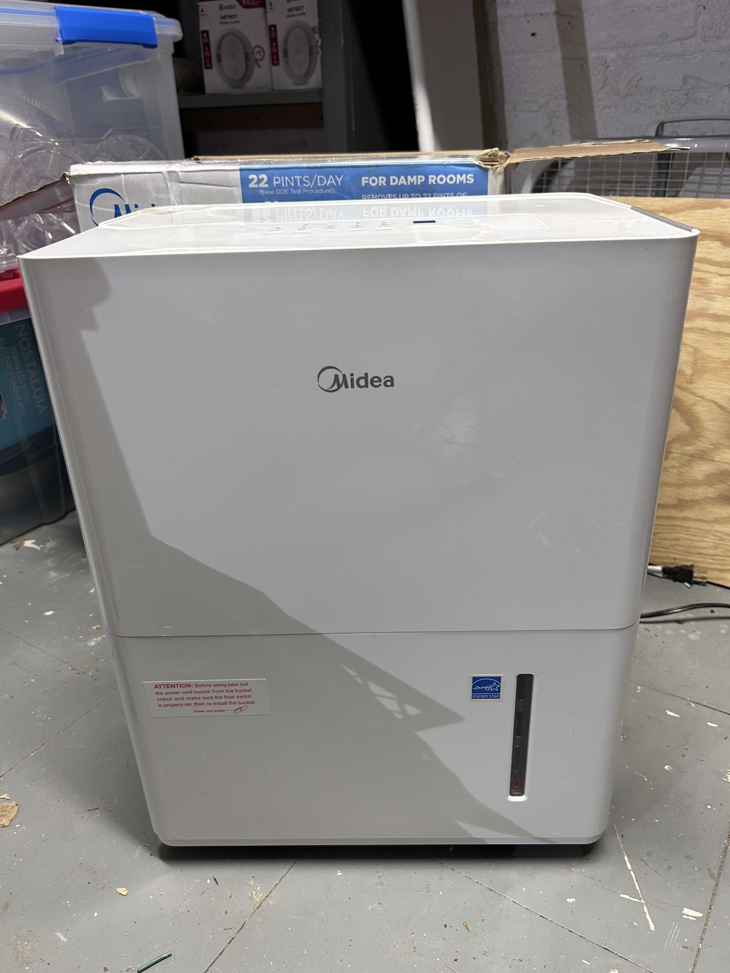 Midea 1,500 Sq. Ft.Dehumidifier for Basement