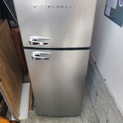 Fridge/Freezer Small Combo Fridge