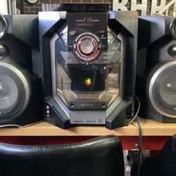 Sony MHC-GSX75 60 CD Changer/ Cassette Tape- For Parts or Repair