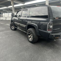 2003 Chevy Suburban 