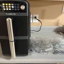 Brand new dual compartment air fryer XL Family-Sized Capacity: