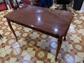 Dining room table