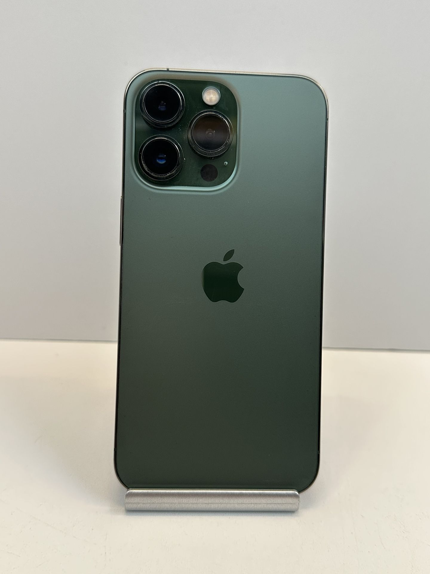 Apple iPhone 13 PRO 128gb. ( Unlocked Cellphone )