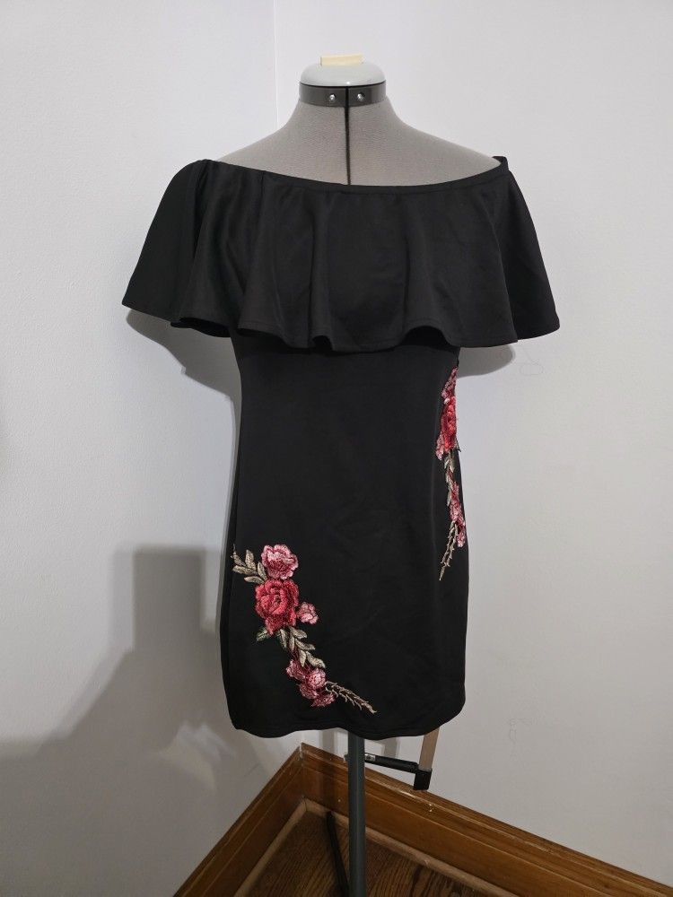 Embroidered Off the Shoulder Bodycon Dress