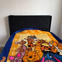 Full Has Some Damage To Top Corner That’s Why It’s Only $25 Frame Only 