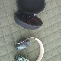 Beats Studio 3 Saints Edition