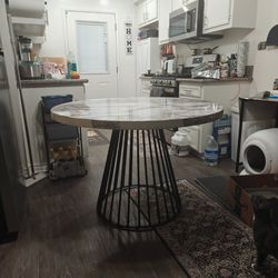 Indra 45" Round Indoor Dining Table, Black/Cream Faux Marble