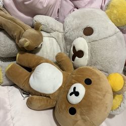 Rilakkuma plushies (can be sold separately)